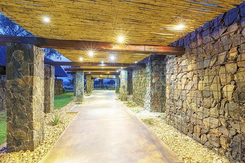 Auas Safari Lodge Windhoek Eksteriør bilde