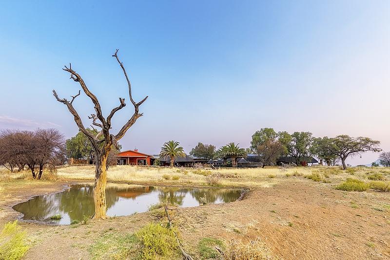 Auas Safari Lodge Windhoek Eksteriør bilde